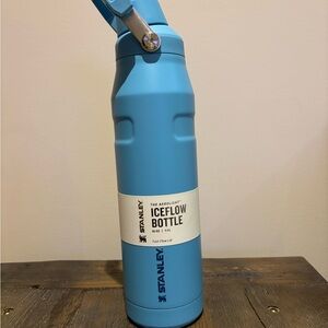 New Stanley iceflow water bottle 36oz blue azure fast flow lid